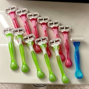 Gillette disposable razors & bikini trimmer